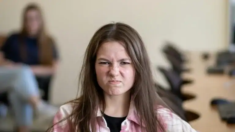 Teen Anger Towards Mothers: Understanding Teenage Aggression and Why Many Teenagers Hate Their Mom