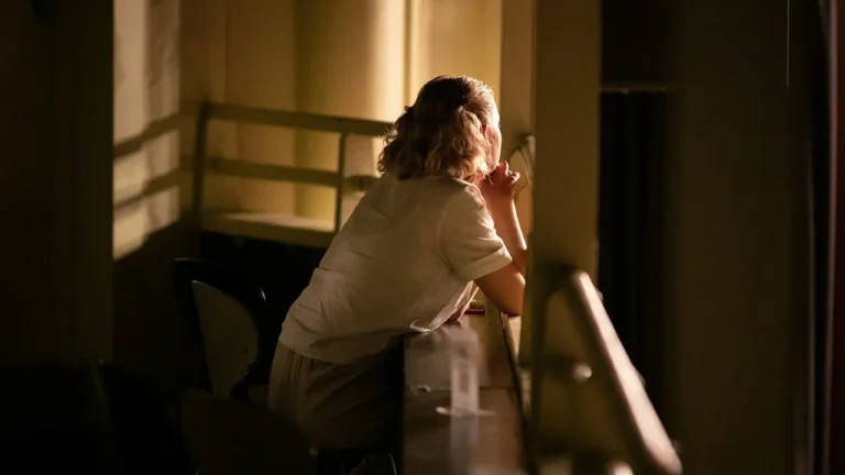 What is Anxious Avoidant Attachment Style: Causes, Common Signs, Effects on Adult Relationships, and How to Break the Cycle