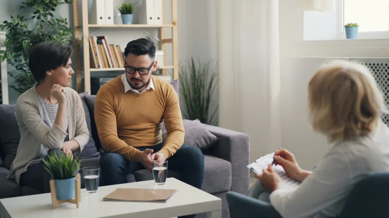 Social Worker vs Psychotherapist: Understanding Key Differences