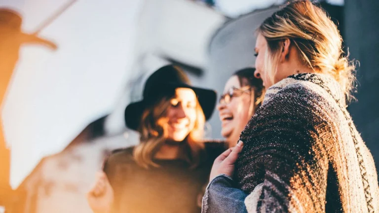 What Is an Ambivert? Understanding the Personality Type Between Extrovert and Introvert and How It Affects Relationships